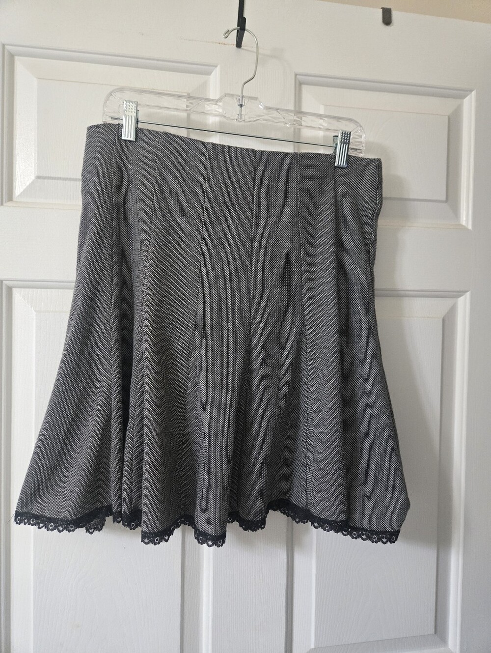 Maurices Black/White Patterned Skirt with Black Lace Trim Size Medium